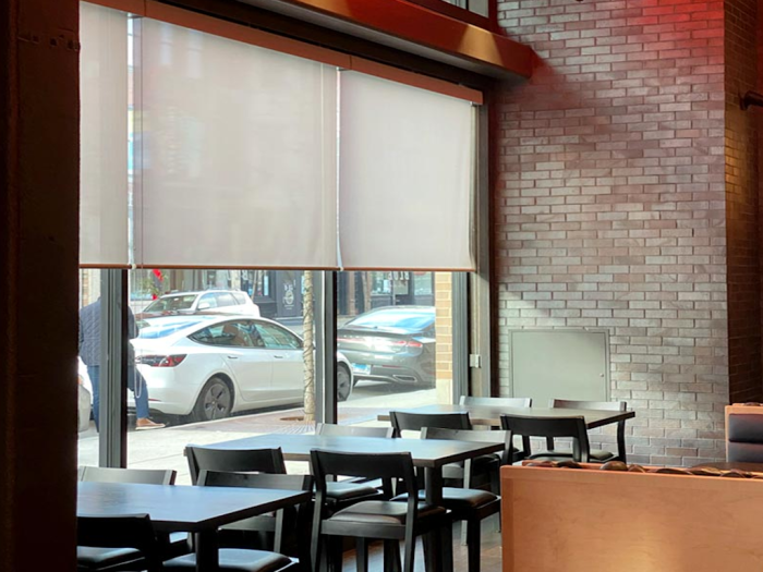 Spatii HoReCa cu rulouri textile